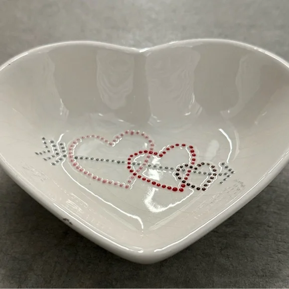 Vintage Heart Shaped Bowl with Heart Graphic - Picture 2 of 5